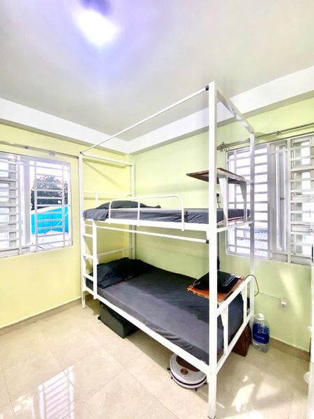 – CN 1: KÝ TÚC XÁ PHÒNG 4 NG GẦN TRẦN QUỐC THẢO Q3