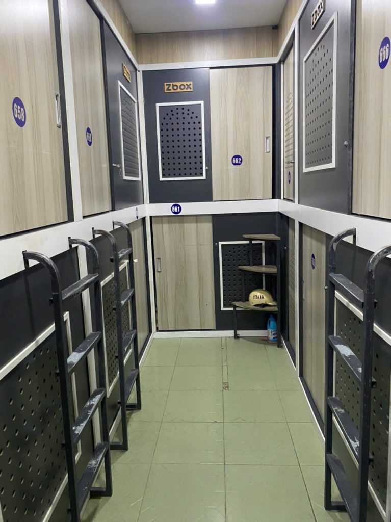 – CN 1: SLEEPBOX CỬA KHÓA 54 TRẦN QUANG KHẢI TÂN ĐỊNH