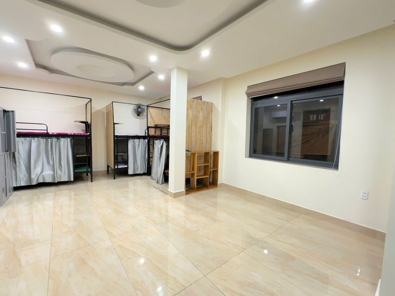 _ CN 5: KÝ TÚC XÁ RÈM DT 40M2 69 NGUYỄN GIA TRÍ