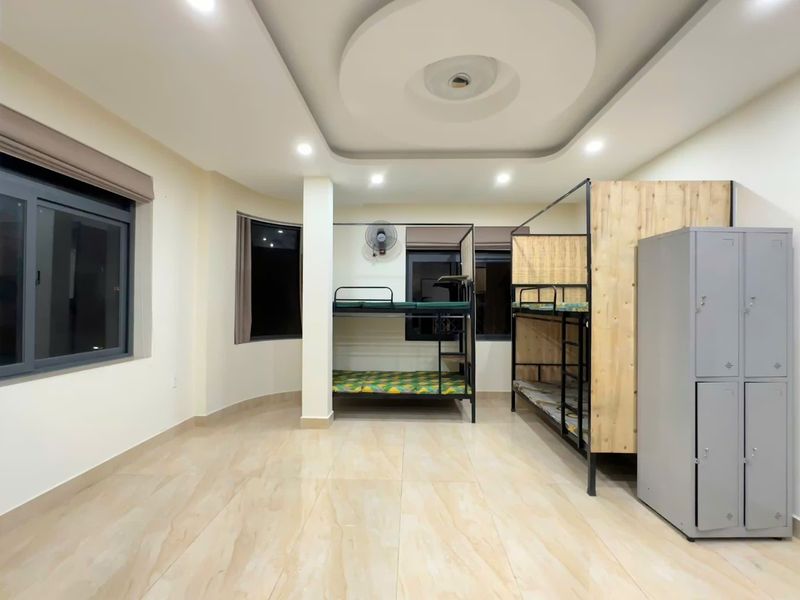 _ CN 5: KÝ TÚC XÁ RÈM DT 40M2 69 NGUYỄN GIA TRÍ